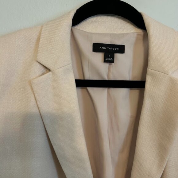 Ann Taylor Cropped Cream Blazer - Picture 2 of 4